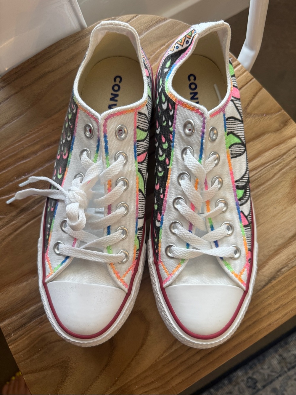 Brand new never worn One of a kind Converse colorful creation DIY size 8 - Picture 3 of 7